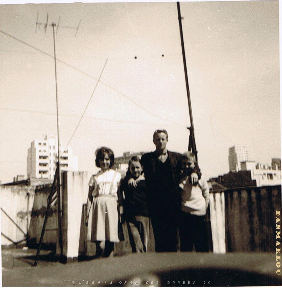 RUE D ARZEW LA TERRASSE A ORAN 1961.JPG